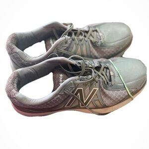 New Balance Men’s 847V2 Sneakers – Size 11D – Excellent Comfort & Stability